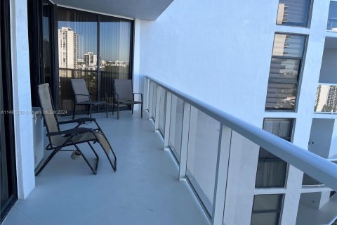 Condominio en venta en Aventura, Florida, 2 dormitorios, 130.06 m2 № 1399756 - foto 18