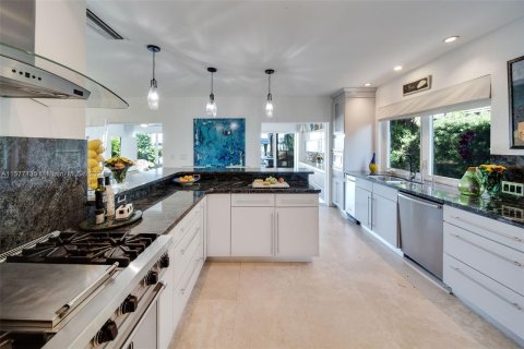 Casa en venta en Miami Beach, Florida, 4 dormitorios, 288.46 m2 № 1399762 - foto 20