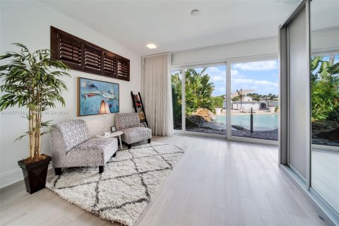 Casa en venta en Miami Beach, Florida, 4 dormitorios, 288.46 m2 № 1399762 - foto 23