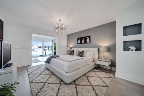 Casa en venta en Miami Beach, Florida, 4 dormitorios, 288.46 m2 № 1399762 - foto 22