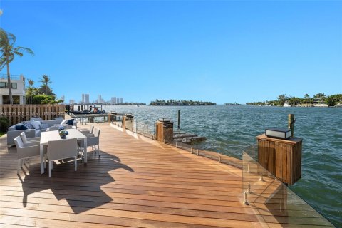 Casa en venta en Miami Beach, Florida, 4 dormitorios, 288.46 m2 № 1399762 - foto 4