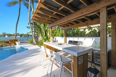 Casa en venta en Miami Beach, Florida, 4 dormitorios, 288.46 m2 № 1399762 - foto 6