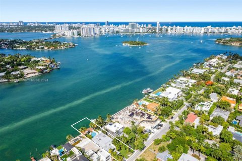 Casa en venta en Miami Beach, Florida, 4 dormitorios, 288.46 m2 № 1399762 - foto 2