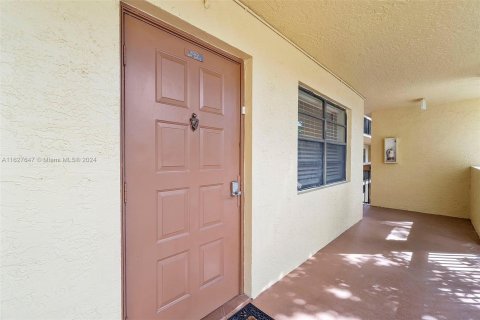 Copropriété à vendre à Coral Springs, Floride: 3 chambres, 117.99 m2 № 1281777 - photo 1