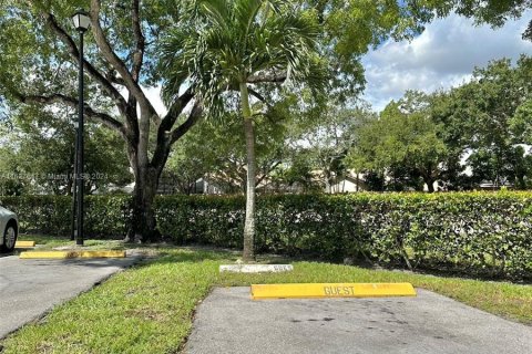 Copropriété à vendre à Coral Springs, Floride: 3 chambres, 117.99 m2 № 1281777 - photo 14