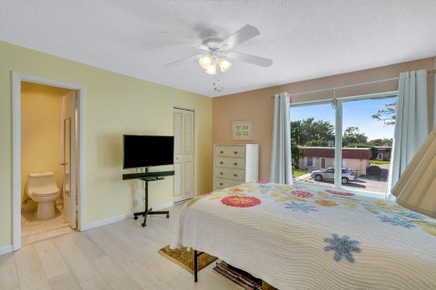 Купить таунхаус в Лейк-Уорт, Флорида 2 спальни, 134.43м2, № 1014002 - фото 26