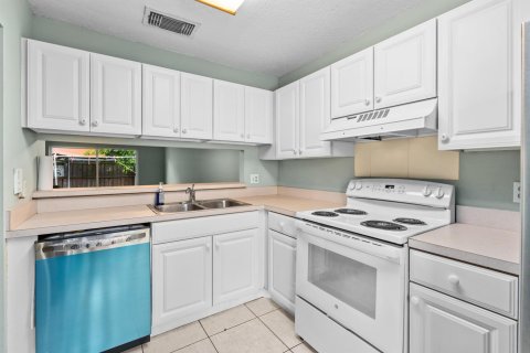 Townhouse in Jupiter, Florida 2 bedrooms, 97.45 sq.m. № 1099984 - photo 19