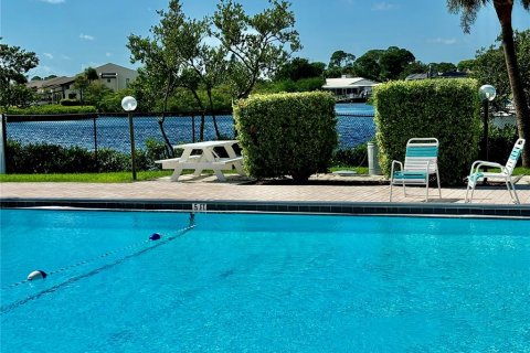 Condo in New Port Richey, Florida, 1 bedroom  № 1319437 - photo 27