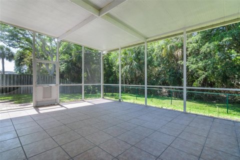Villa ou maison à vendre à Merrit Island, Floride: 4 chambres, 205.87 m2 № 1124987 - photo 24