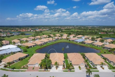 Villa ou maison à vendre à North Port, Floride: 2 chambres, 154.78 m2 № 1125171 - photo 1