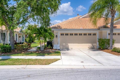 Villa ou maison à vendre à North Port, Floride: 2 chambres, 154.78 m2 № 1125171 - photo 2