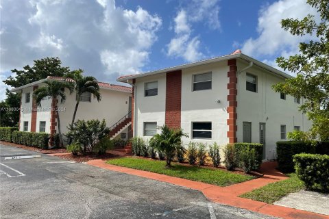 Condo in Coral Springs, Florida, 2 bedrooms  № 1409244 - photo 22