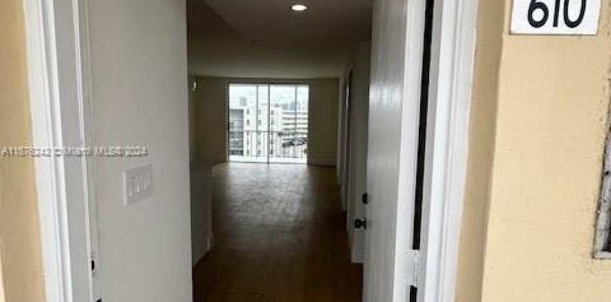 Condominio en Aventura, Florida, 1 dormitorio  № 1409243