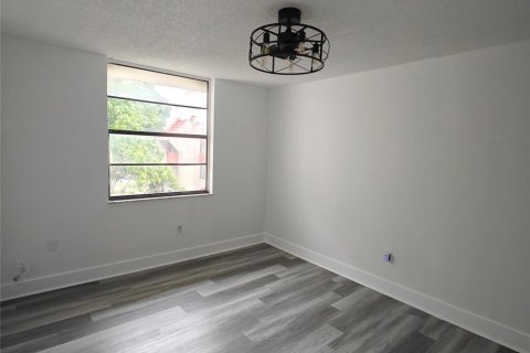 Condo in Lauderhill, Florida, 3 bedrooms  № 1225685 - photo 20