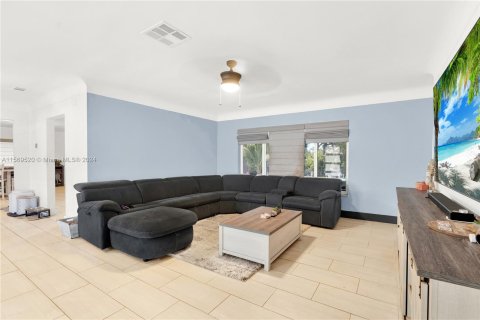 Villa ou maison à vendre à Margate, Floride: 3 chambres, 193.33 m2 № 1295021 - photo 6