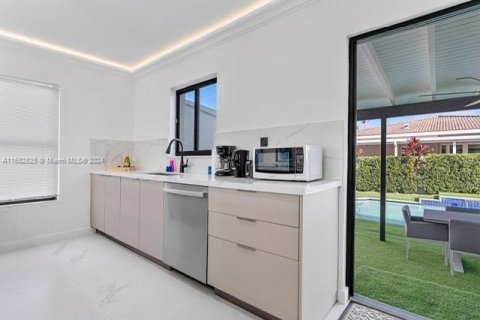 Casa en venta en Miami, Florida, 4 dormitorios, 111.85 m2 № 1415721 - foto 14