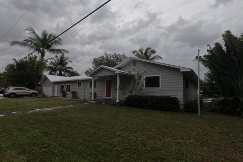 House in Stuart, Florida 3 bedrooms, 202.53 sq.m. № 952508 - photo 5