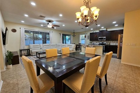 Villa ou maison à vendre à Brandon, Floride: 4 chambres, 216.46 m2 № 1131774 - photo 5