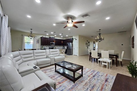 Villa ou maison à vendre à Brandon, Floride: 4 chambres, 216.46 m2 № 1131774 - photo 4