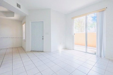 Townhouse in Pembroke Pines, Florida 3 bedrooms, 129.23 sq.m. № 1328335 - photo 14