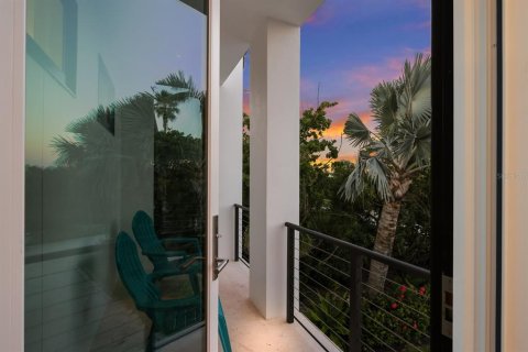 House in Boca Grande, Florida 8 bedrooms, 629.78 sq.m. № 955368 - photo 24