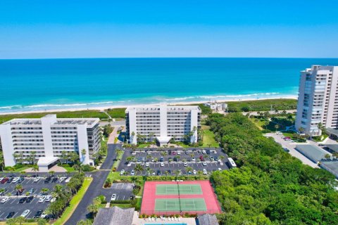 Condominio en venta en Hutchinson Island South, Florida, 2 dormitorios, 116.22 m2 № 1117747 - foto 16