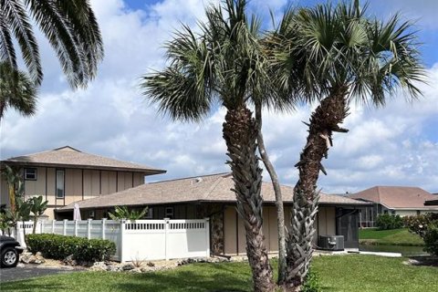 Copropriété à vendre à Fort Myers, Floride: 2 chambres, 111.48 m2 № 1088126 - photo 3