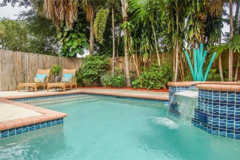 House in Fort Lauderdale, Florida 3 bedrooms, 232.44 sq.m. № 1119041 - photo 2