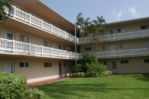 Купить кондоминиум в Лейк-Уорт, Флорида 1 спальня, 69.12м2, № 1096742 - фото 2