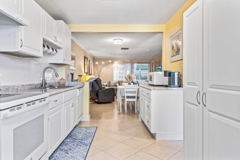 Condo in West Palm Beach, Florida, 2 bedrooms  № 1121027 - photo 26