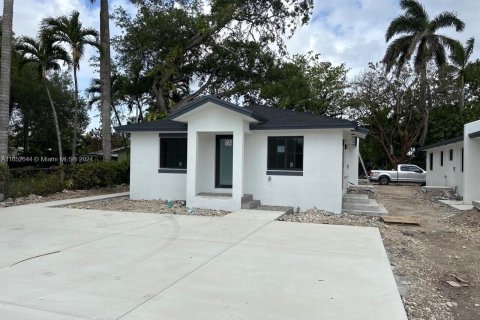 House in Florida City, Florida 3 bedrooms, 116.13 sq.m. № 1345934 - photo 2