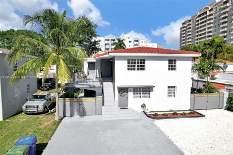 Propiedad comercial en venta en Miami, Florida, 225.57 m2 № 1345865 - foto 6