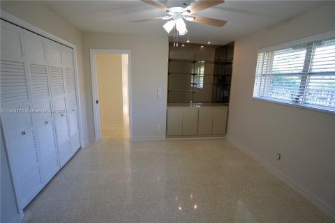 House in Fort Lauderdale, Florida 3 bedrooms, 213.77 sq.m. № 1379147 - photo 18