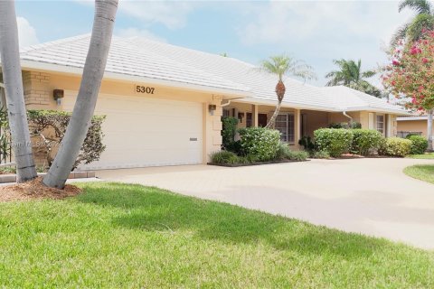 House in Fort Lauderdale, Florida 3 bedrooms, 213.77 sq.m. № 1379147 - photo 3