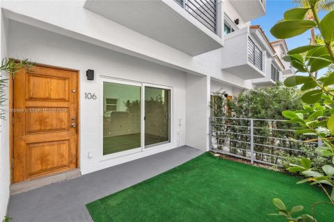 Townhouse in Miami Beach, Florida 3 bedrooms, 141.21 sq.m. № 1379092 - photo 4