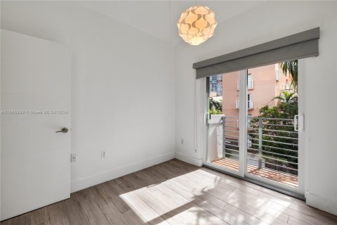 Townhouse in Miami Beach, Florida 3 bedrooms, 141.21 sq.m. № 1379092 - photo 16