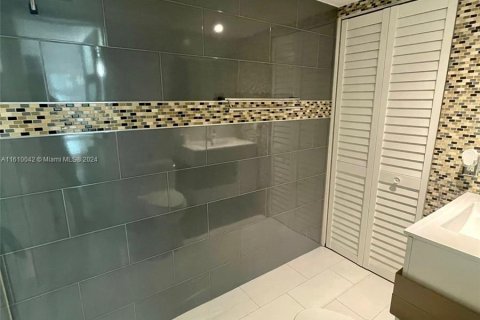 Купить кондоминиум в Майами, Флорида 2 спальни, 83.43м2, № 1233812 - фото 15