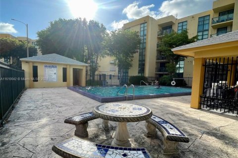 Copropriété à vendre à Miami, Floride: 2 chambres, 83.43 m2 № 1233812 - photo 24