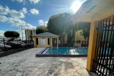 Copropriété à vendre à Miami, Floride: 2 chambres, 83.43 m2 № 1233812 - photo 22