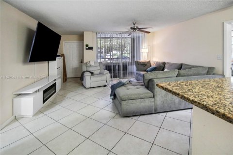 Condominio en venta en Coconut Creek, Florida, 2 dormitorios, 90.58 m2 № 1290795 - foto 5