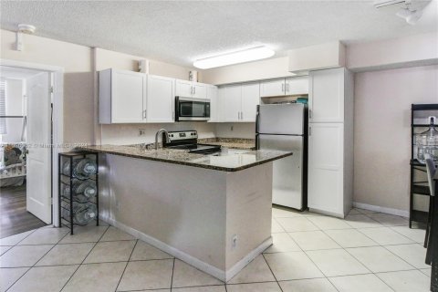 Condominio en venta en Coconut Creek, Florida, 2 dormitorios, 90.58 m2 № 1290795 - foto 10