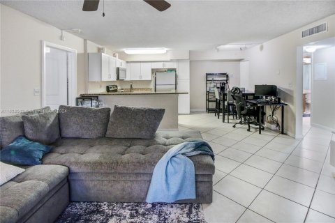 Condo in Coconut Creek, Florida, 2 bedrooms  № 1290795 - photo 8