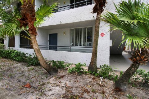 Condo in Coconut Creek, Florida, 2 bedrooms  № 1290795 - photo 3