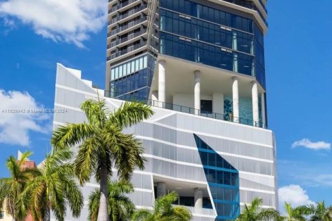 Condominio en venta en Miami, Florida, 1 dormitorio, 61.78 m2 № 1290749 - foto 1