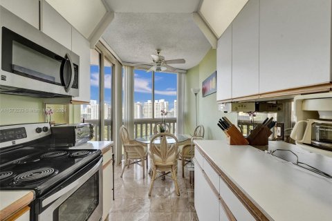 Condo in Aventura, Florida, 3 bedrooms  № 1135587 - photo 10