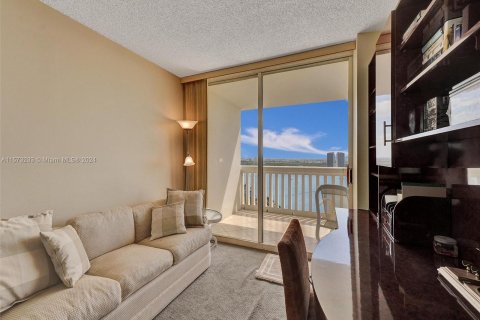 Condo in Aventura, Florida, 3 bedrooms  № 1135587 - photo 21