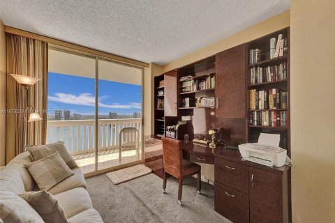 Condo in Aventura, Florida, 3 bedrooms  № 1135587 - photo 20