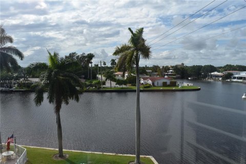 Condo in Fort Lauderdale, Florida, 3 bedrooms  № 1240286 - photo 13