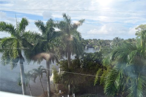 Condo in Fort Lauderdale, Florida, 3 bedrooms  № 1240286 - photo 11