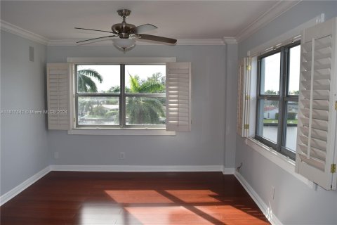 Condo in Fort Lauderdale, Florida, 3 bedrooms  № 1240286 - photo 15